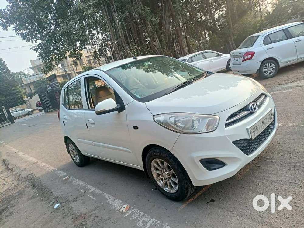 Hyundai I10 Sportz, 2012, Petrol