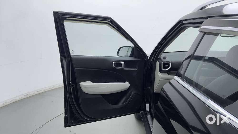 Hyundai Venue 1.2 S (o), 2024, Petrol