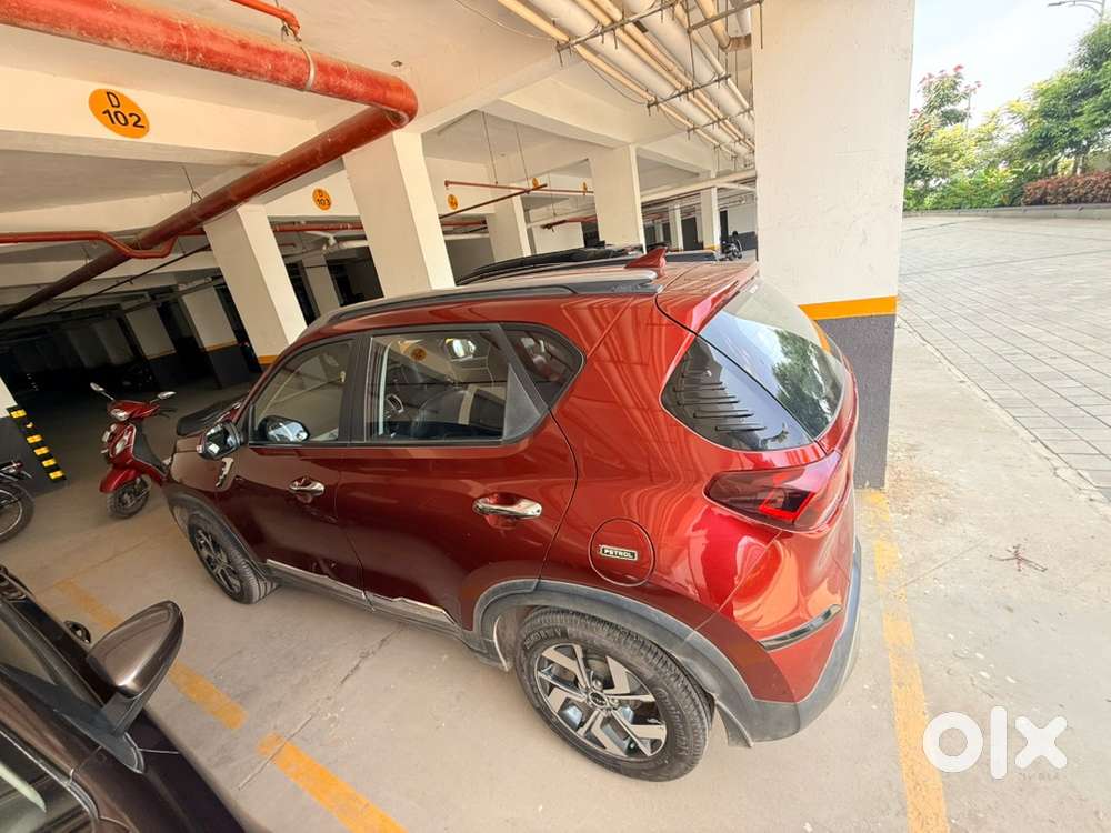 Red Kia Sonet Petrol Manual 2022 Variant Under Company Warranty