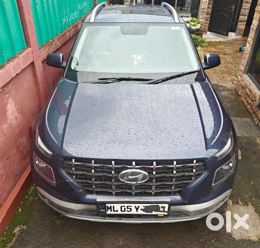Hyundai Venue 2022 Diesel 50000 Km Driven