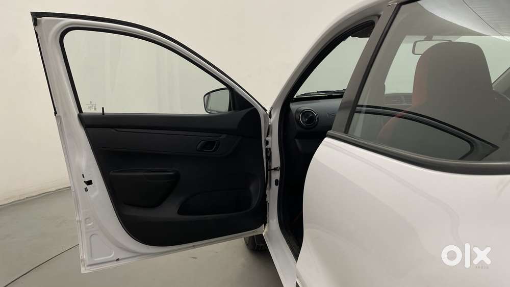 Renault Kwid 1.0 Rxt Amt, 2022, Petrol