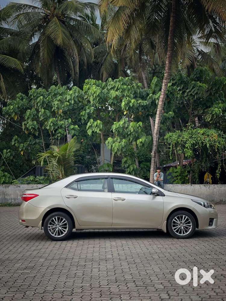 Toyota Corolla Altis 2015