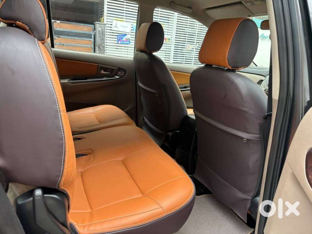 Toyota Innova 2.5 Vx (diesel) 8 Seater Bs Iv, 2015, Diesel
