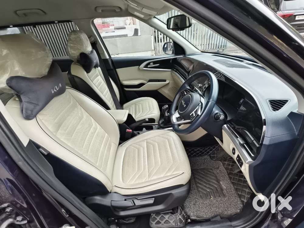 Kia Carens 1.4 Luxury 7 Str, 2022, Petrol