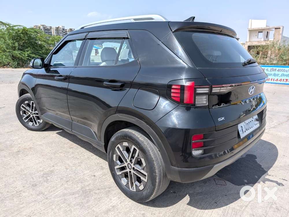 Hyundai Venue Sx (o) Mt 1.5 Diesel, 2023, Diesel