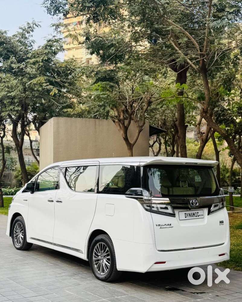Toyota Vellfire 2.5 Hybrid, 2023, Petrol