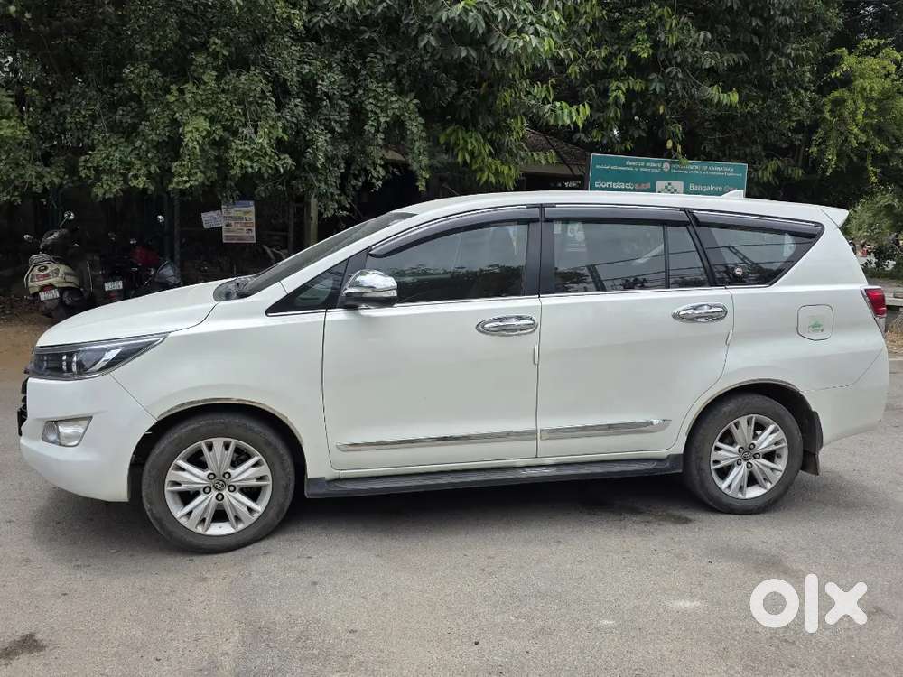 Toyota Innova Crysta 2016