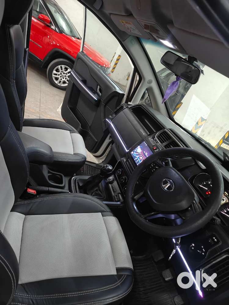 Tata Hexa 2.2 Xe 4x2 7 Str, 2017, Diesel
