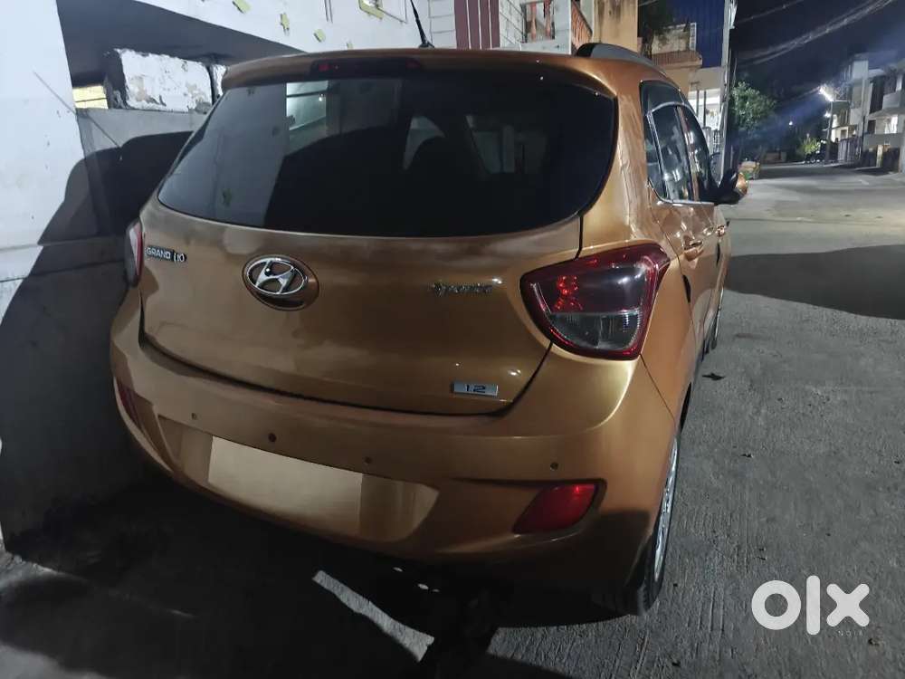 Hyundai Grand I10 2015 Petrol 105000 Km Driven