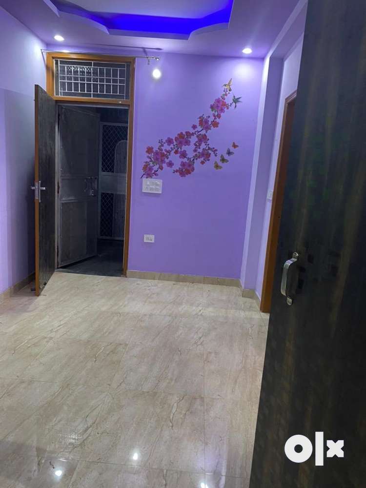 2-bhk-semi-furnished-flat-near-metro-new-ashok-nagar-delhi-for-rent