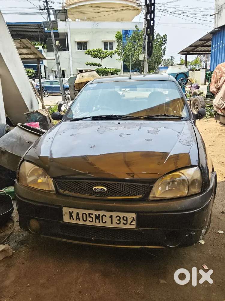 Ford Ikon 2005