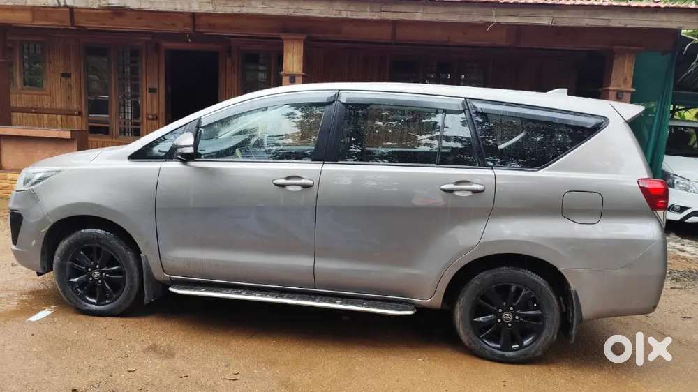 Toyota Innova Crysta 2016