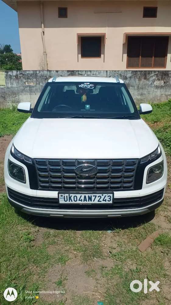 Venue Sx Mt 2nd Top Model With Automatic Climate Controls, Sunroof.