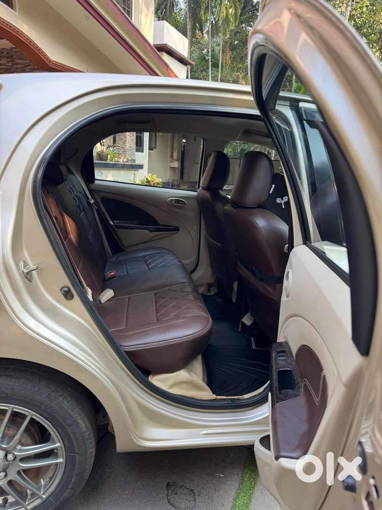 Very Well Maintained And Showroom Service Only