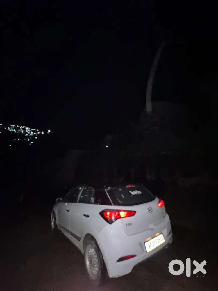 Hyundai Elite I20 2016 Petrol 95000 Km Driven + Alloys And Music Syste
