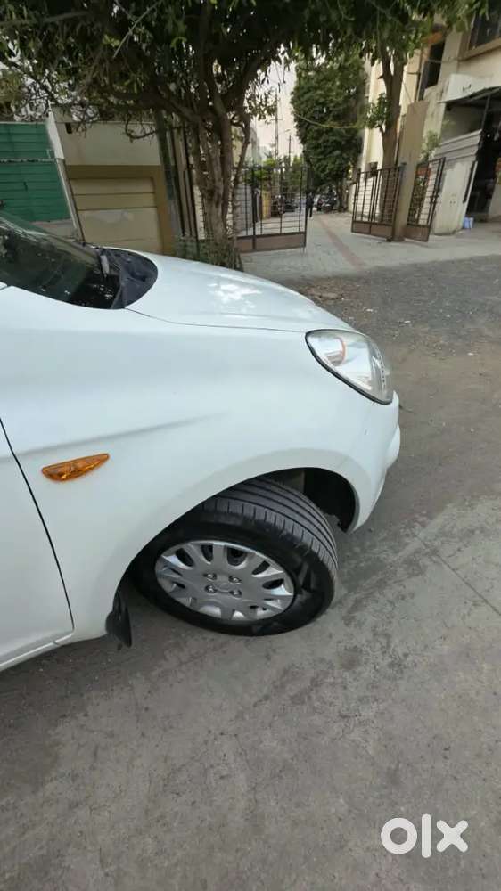 Hyundai I20 Magna 2012 | Petrol + Cng | White | Manual