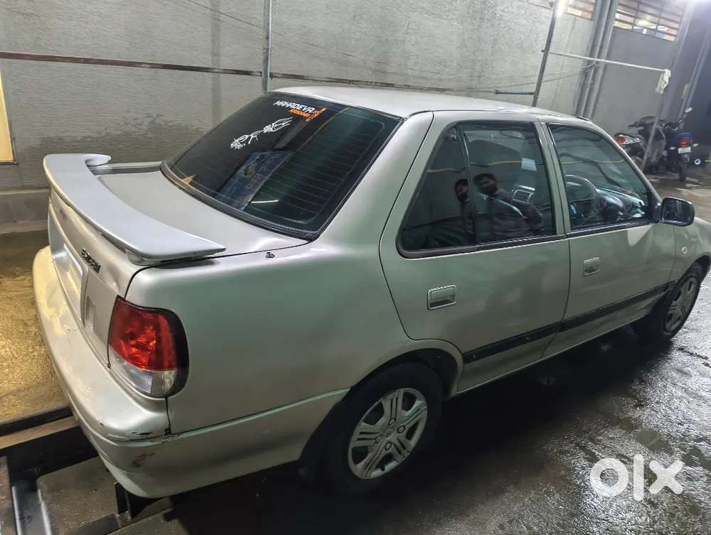 Maruti Suzuki Esteem 2005