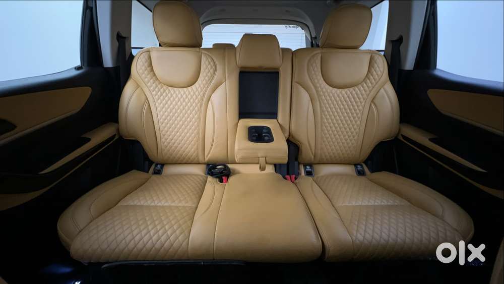 Mahindra Xuv700 2.2 Ax 5 Diesel At 7 Str, 2024, Diesel