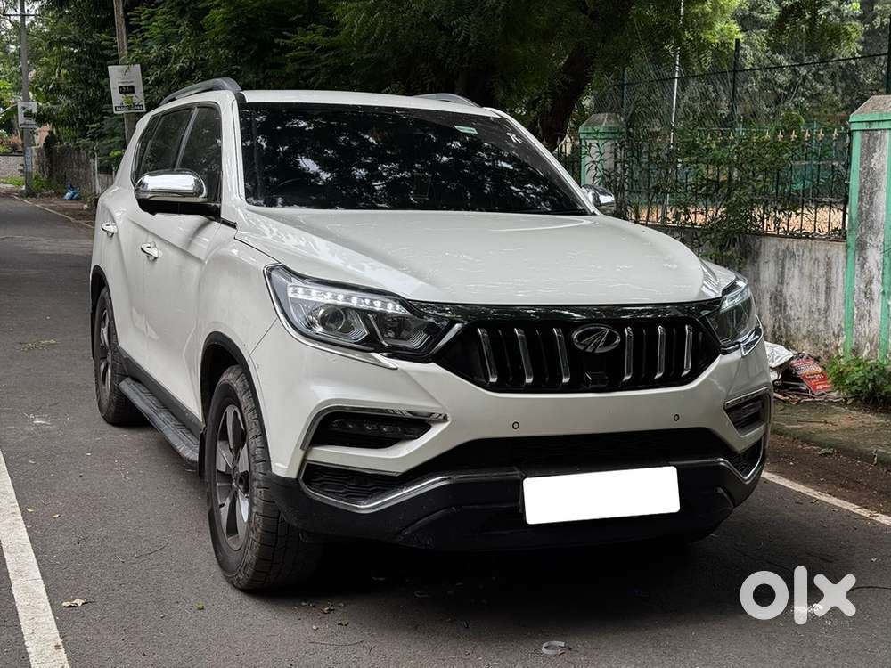 Mahindra Alturas G4