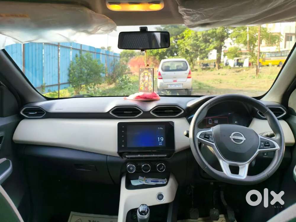 Nissan Magnite 2024 Petrol Well Maintained