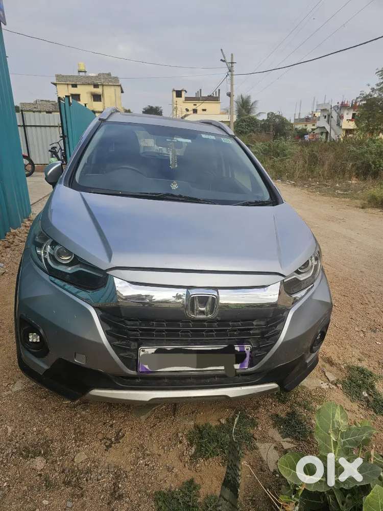 Sunroof. Led Headlight. Keyless Entry. 2keys And Much More