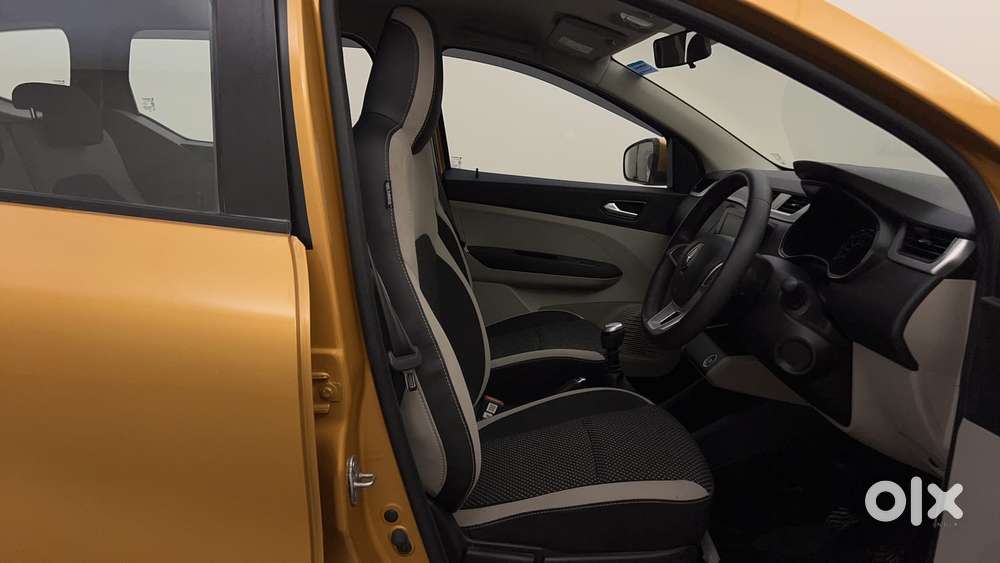 Renault Triber Rxz, 2020, Petrol