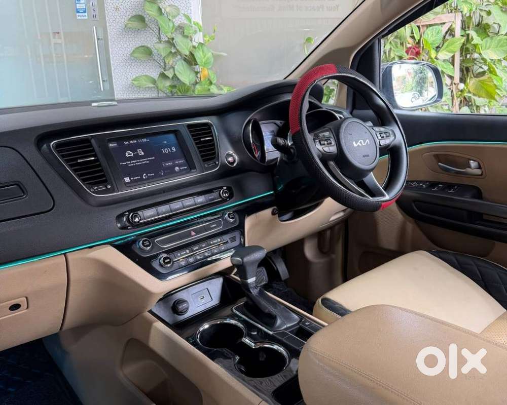 Kia Carnival Premium, 2022, Diesel