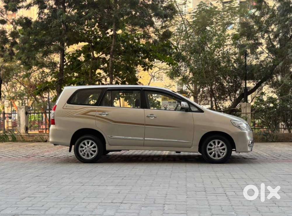 Toyota Innova 2.5 V 8 Str, 2015, Diesel