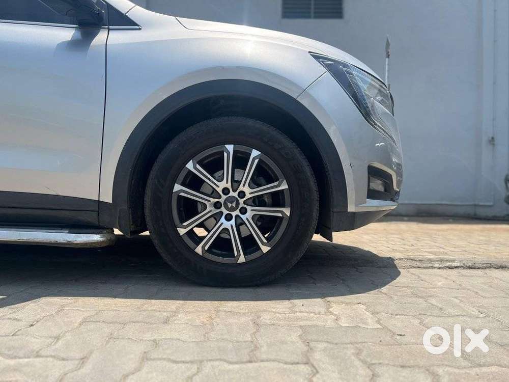 Mahindra Xuv700 Ax 3 Diesel Mt 7 Str (e), 2023, Diesel