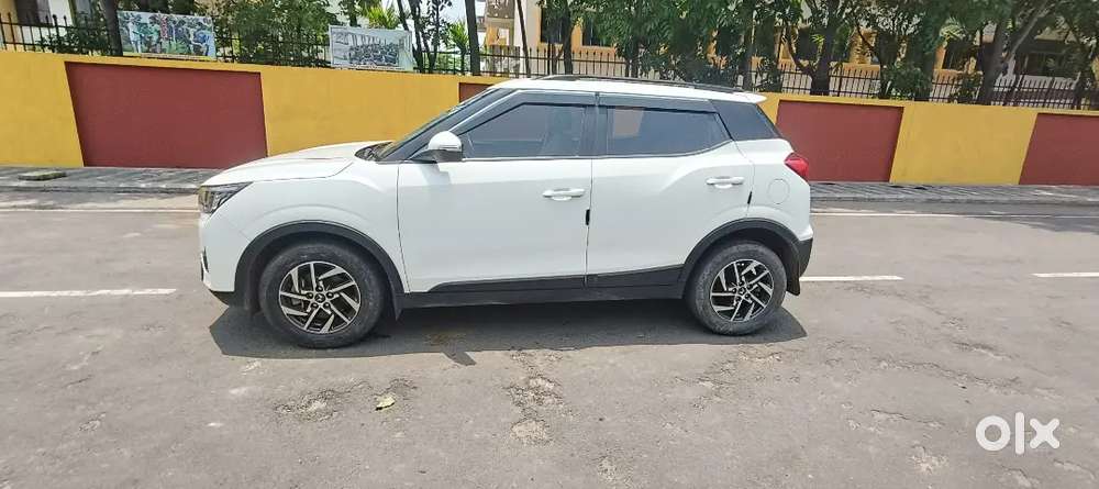 Mahindra Xuv300 (w8) 2023 Petrol 6000 Km Driven