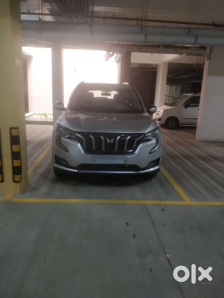 Direct Owner /mahindra Xuv700 Petrol At 2023