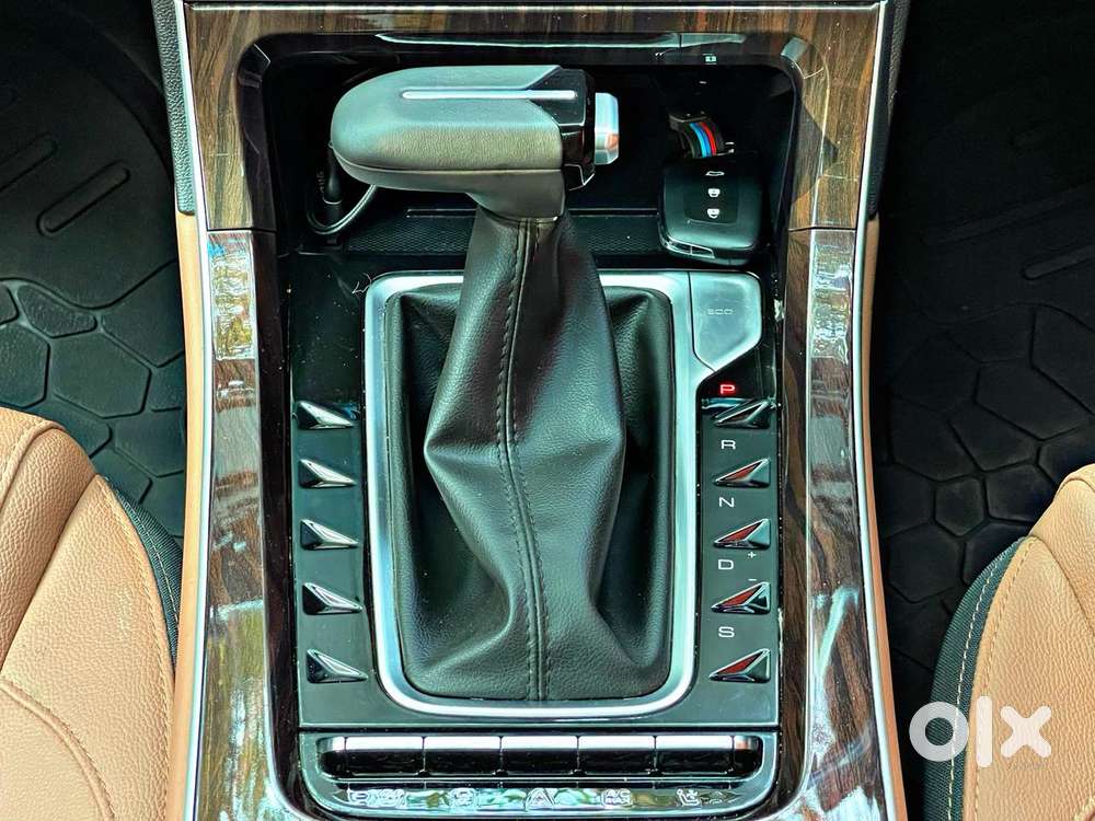 Mg Hector Plus, 2025, Petrol