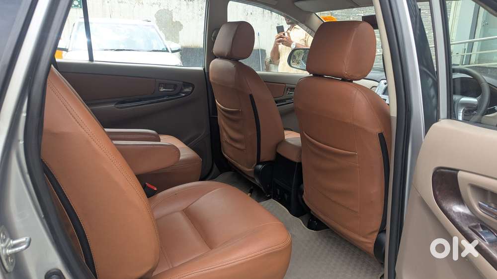 Toyota Innova 2.5 Vx 8 Seater Bs Iv, 2015, Diesel