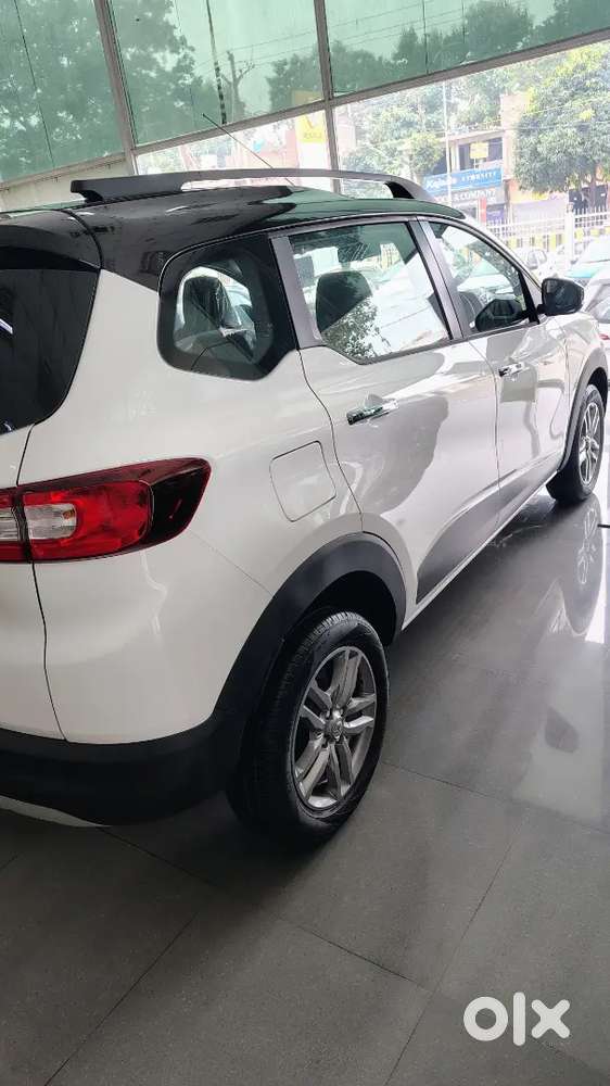 Renault Triber 2025 Cng & Hybrids 10000 Km Driven