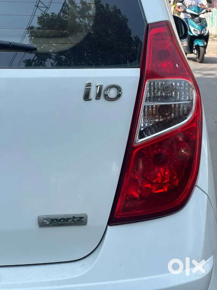 Hyundai I10 Sportz 2011 Petrol Automatic