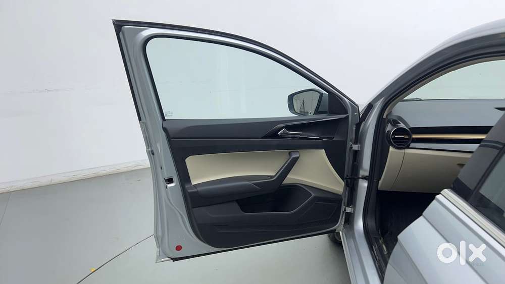 Skoda Slavia Style 1.0l Tsi Mt, 2022, Petrol