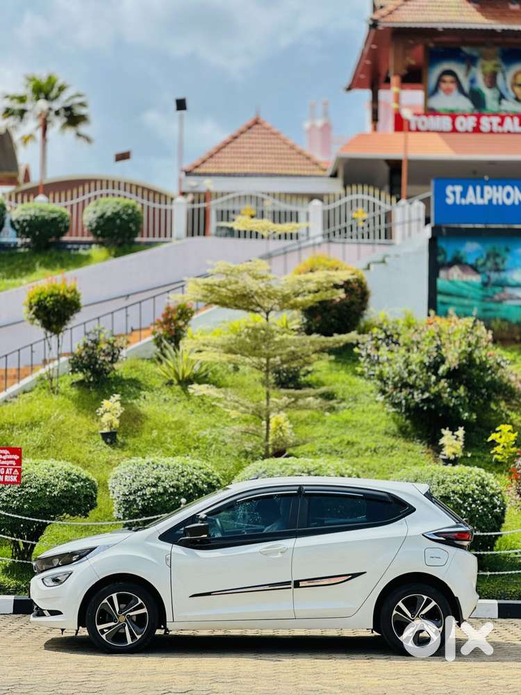 Tata Altroz Xz, 2022, Petrol