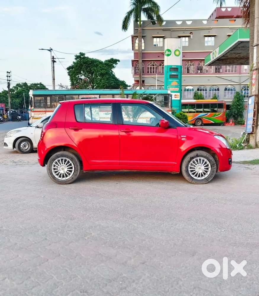 Swift Maruti Suzuki 2010 75000 Km Driven