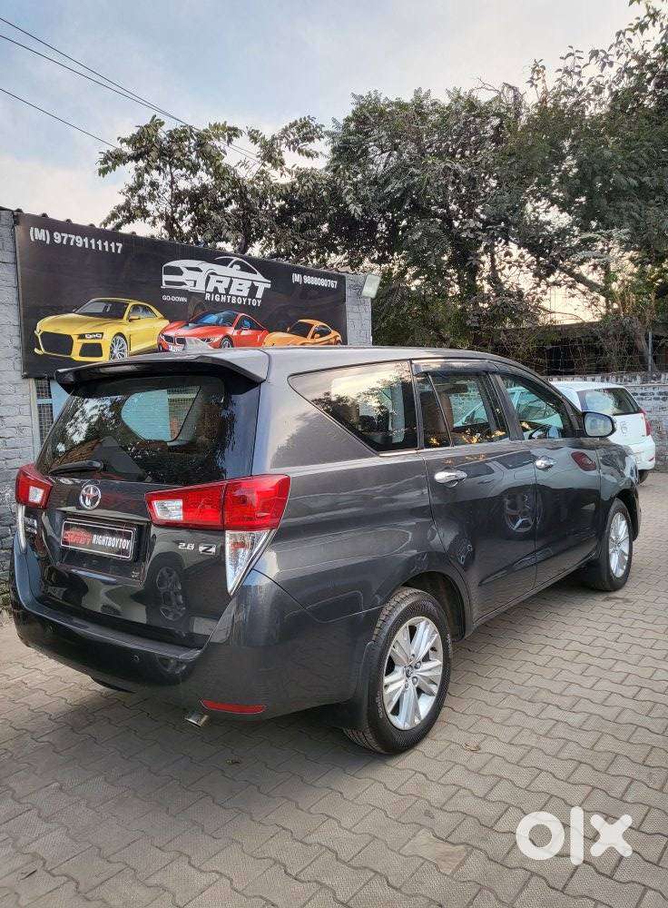 Toyota Innova Crysta 2.8z Automatic, 2016, Diesel