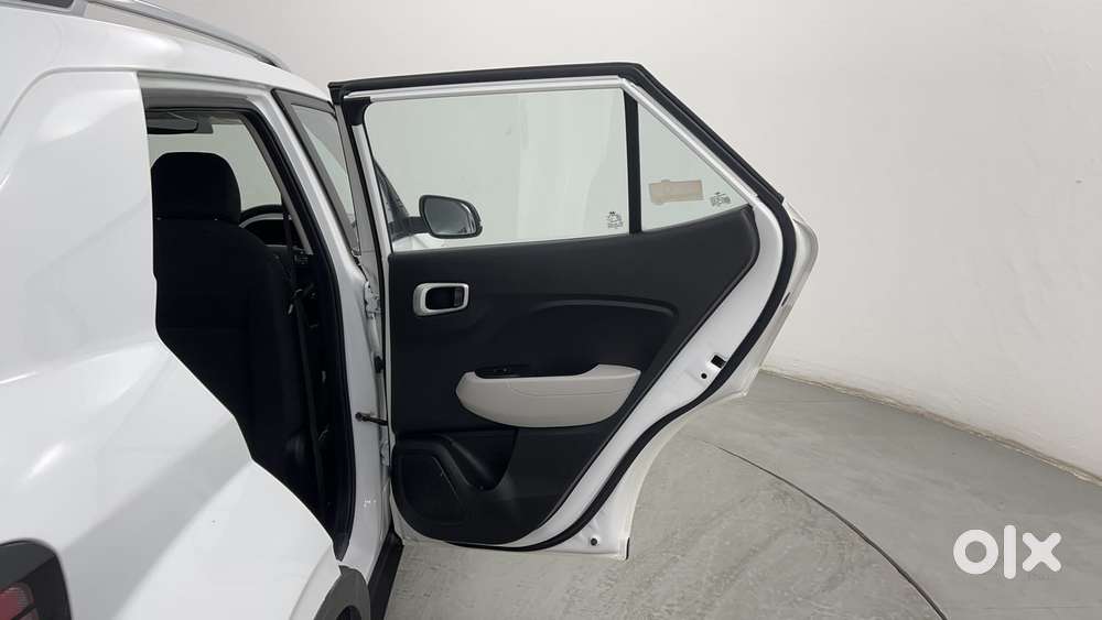 Hyundai Venue 1.2 S (o), 2023, Petrol