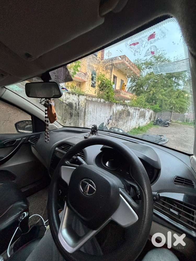 Tata Tiago Petrol 2017 Year