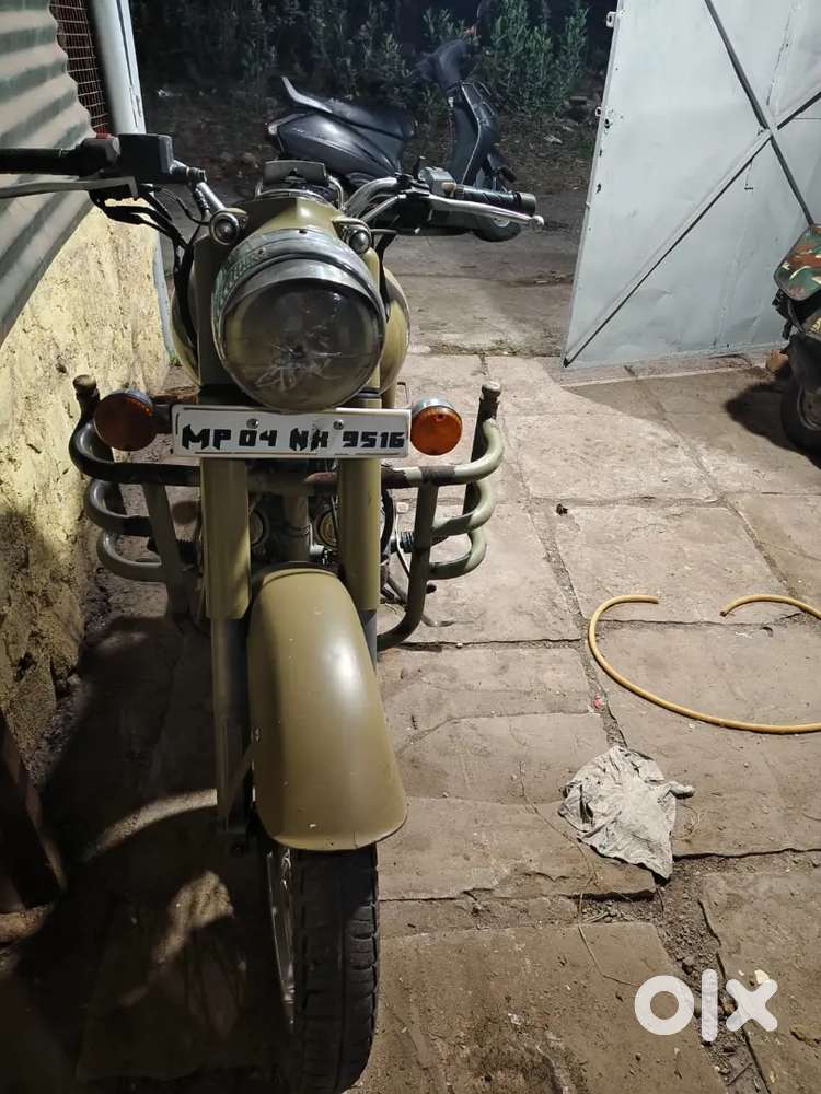 Ford Fiesta With Royal Enfield 500