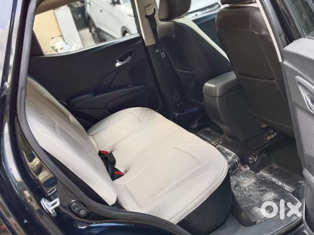 Mahindra Xuv300 W8, 2022, Petrol