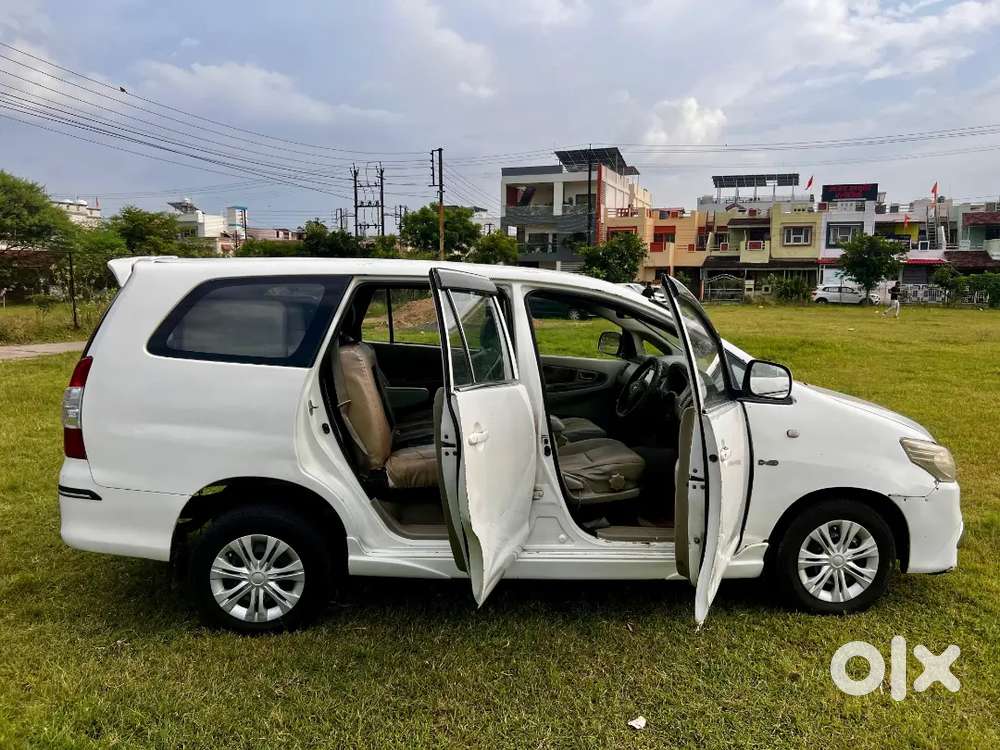 Toyota Innova 2011 Diesel 248000 Km Driven
