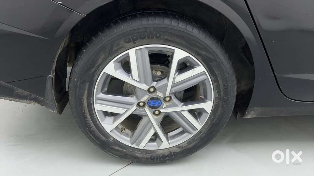 Hyundai Verna 1.5 Sx Petrol Mt, 2023, Petrol
