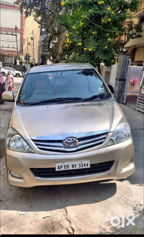 Toyota Innova 2010 Diesel Manual 209000 Km Driven