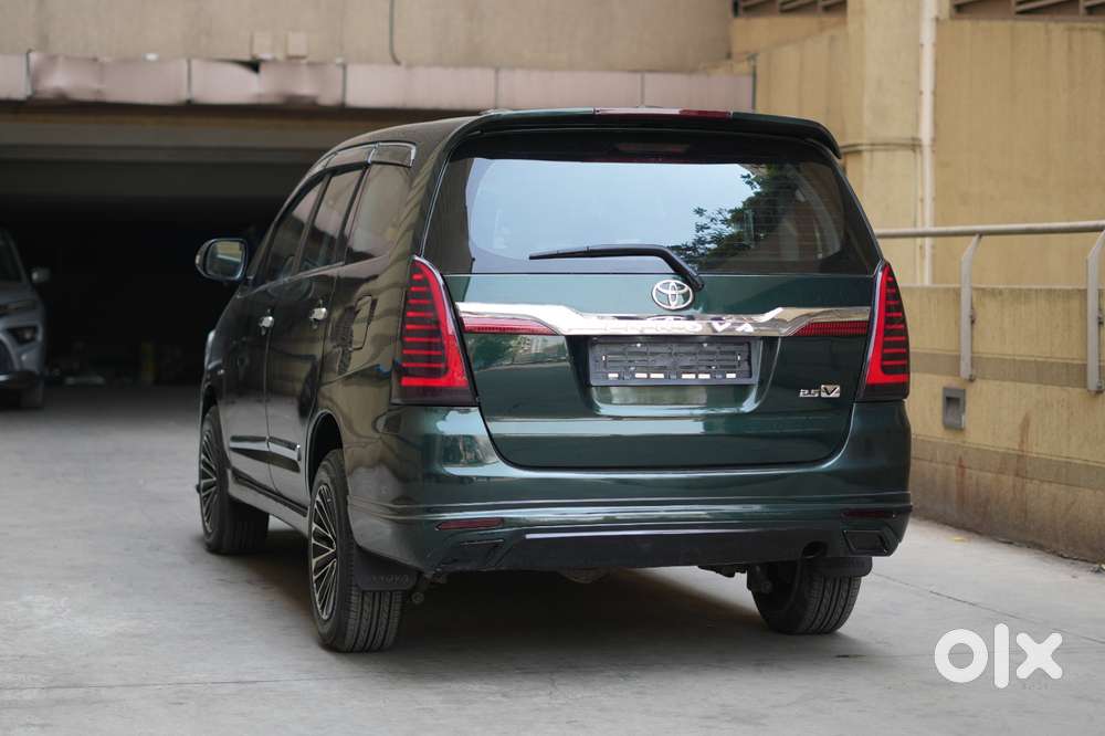 Toyota Innova 2.5 Vx 8 Seater Bs Iv, 2011, Diesel
