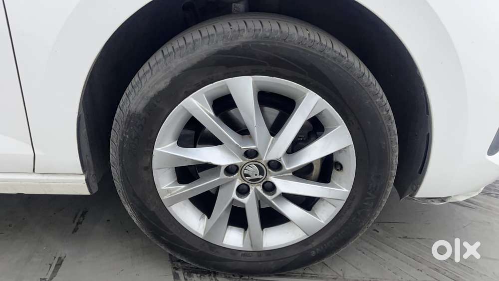 Skoda Slavia Ambition 1.0l Tsi Mt, 2022, Petrol