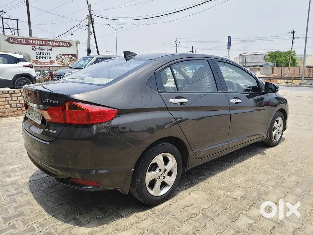 Honda City V At Sunroof 2015