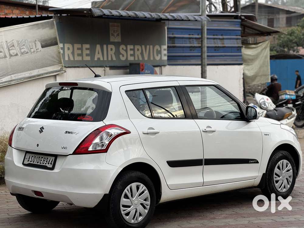 Maruti Suzuki Swift Vxi Optional, 2017, Petrol